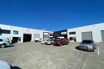 171m2* Warehouse/Office in Hornby