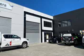 171m2* Warehouse/Office in Hornby