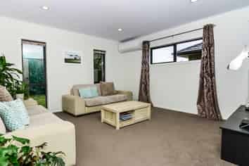 8 Piwakawaka Court, Rototuna