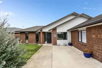 8 Piwakawaka Court, Rototuna