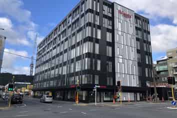 Get noticed! Commercial unit for sale or lease