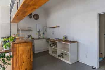 AVAILABLE TO LEASE NOW!!