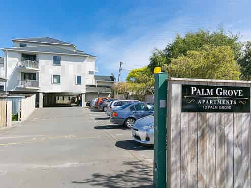 B8/13 Palm Grove, Berhampore