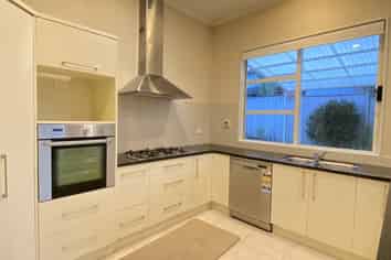 7 Seresin Crescent, Flat Bush