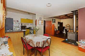 82 Ariel Street, Stratford