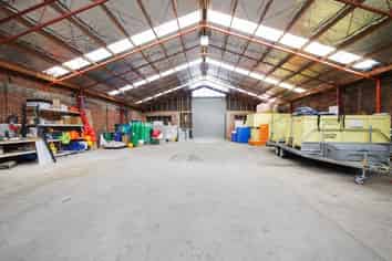 Prime Harbour investment with dual tenancy