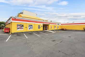 Affordable investment with international tenant