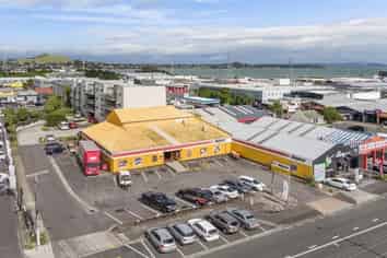 Affordable investment with international tenant