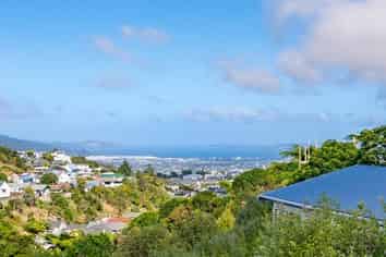 2/259 Major Drive, Kelson