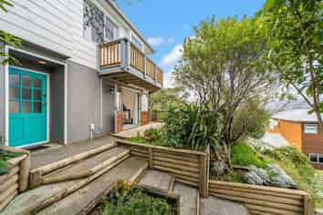 2/259 Major Drive, Kelson