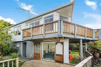 2/259 Major Drive, Kelson