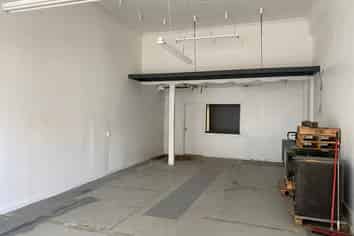 Retail space with excellent street frontage $12k plus GST pa