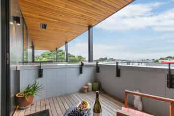 302/1 Kimiora Street, Three Kings