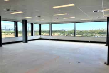 Full floor office space in Ormiston Town Centre