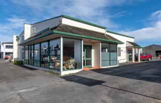 OFFICE INVESTMENT - BETTER THAN 6% RETURN