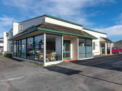 OFFICE INVESTMENT - BETTER THAN 6% RETURN