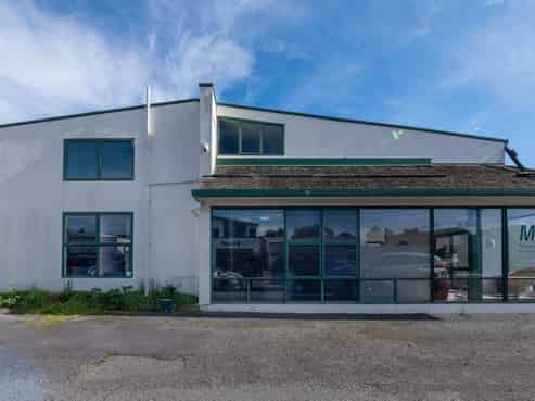 OFFICE INVESTMENT - BETTER THAN 6% RETURN