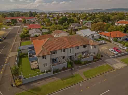 14 and 16 Freyberg Street, Roslyn