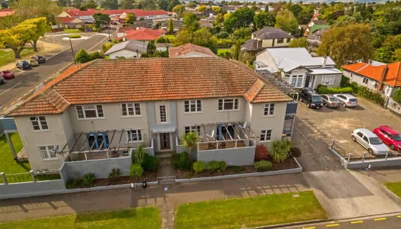 14 and 16 Freyberg Street, Roslyn