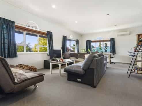 3/53 Lake Crescent, Hamilton Lake