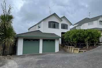 33A Stewart Gibson Place, The Gardens