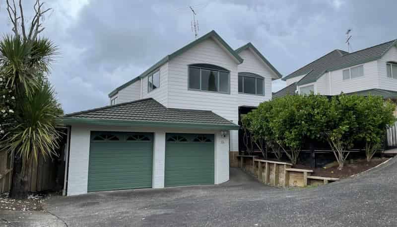 33A Stewart Gibson Place, The Gardens