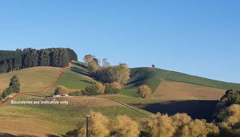 6773 Ettrick-Raes Junction, 