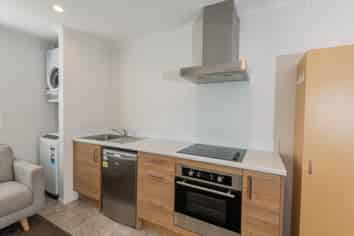 2/9 Hibiscus Ave (Room A), Hamilton Lake