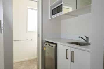 2/9 Hibiscus Ave (Room A), Hamilton Lake