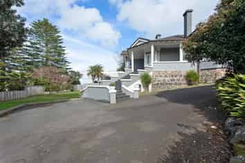 15 Buckley Road, Epsom