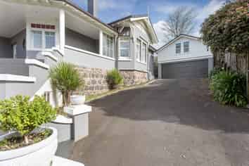 15 Buckley Road, Epsom