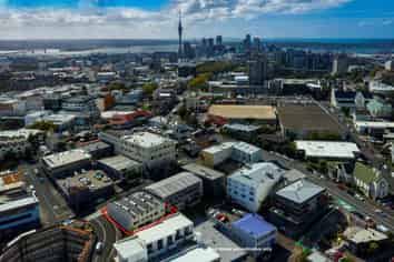 13 RENTAL APARTMENTS, ZONED MIXED USE & GRAMMA...