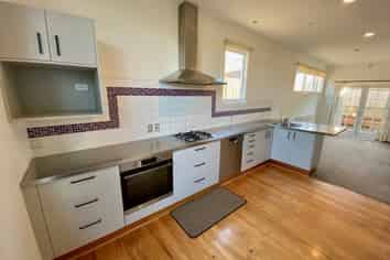 22 Selkirk Street, Roslyn