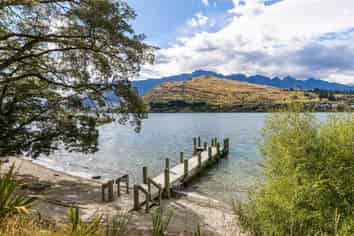 Lakeshore, Frankton Road, Queenstown Central