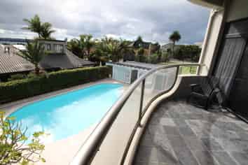 1/97 Jervois Road, Herne Bay