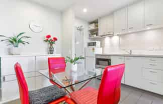 810/17 Amersham Way, Manukau