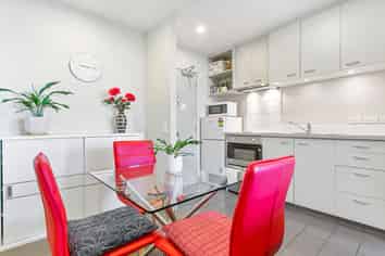 810/17 Amersham Way, Manukau