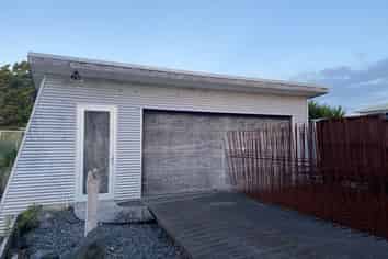 8A and 8B Crispe Road, Clarks Beach