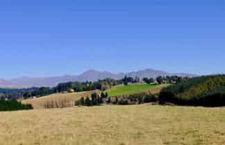 1499 Livingstone-Duntroon Road, 