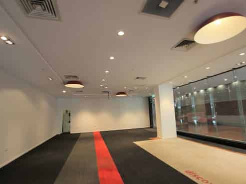 Exemplary retail frontage on Queen Street