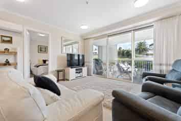 192 Landmark Terrace, Orewa