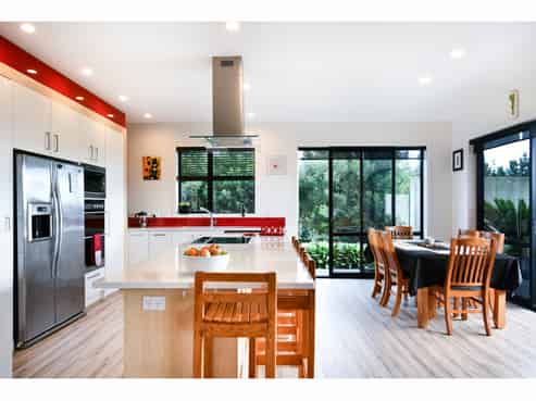 911 Old North Road, Waimauku