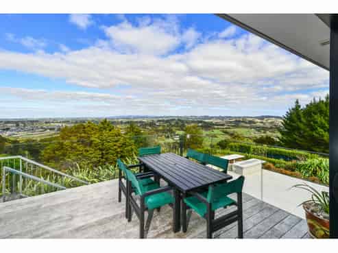 911 Old North Road, Waimauku