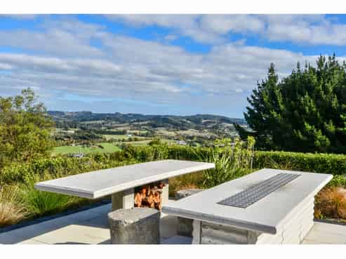 911 Old North Road, Waimauku