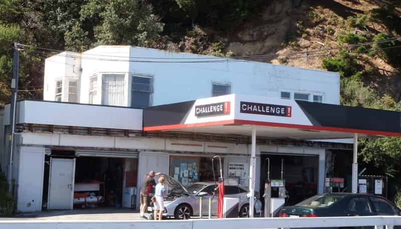 519 Marine Drive,, Eastbourne