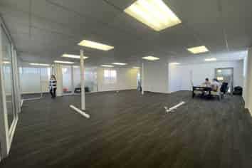 150m2 Modern Office and Meeting Rooms
