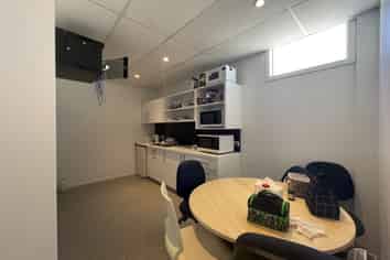 150m2 Modern Office and Meeting Rooms