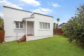 76 Wharf Road, Te Atatu Peninsula