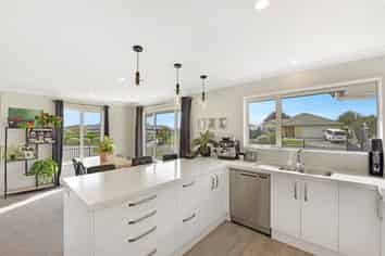 2 Lassen Place, Stoke