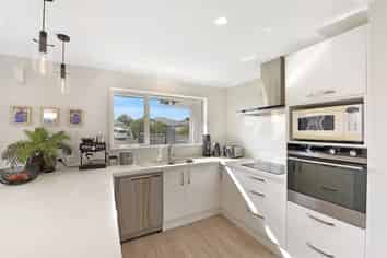 2 Lassen Place, Stoke